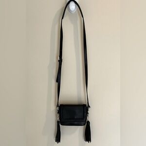 Uterque Black Buttery Soft tasseled crossbody/shoulder adjustable handbag EUC